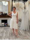 Robe de cérémonie ou mariage civil courte sans manches
Dos dentelle transparent