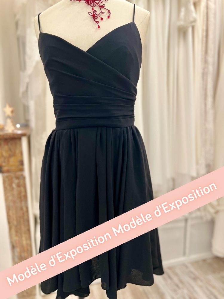 Robe courte noire en crèpe à fines bretelles, cocktail, Pablo by Gerard Darel