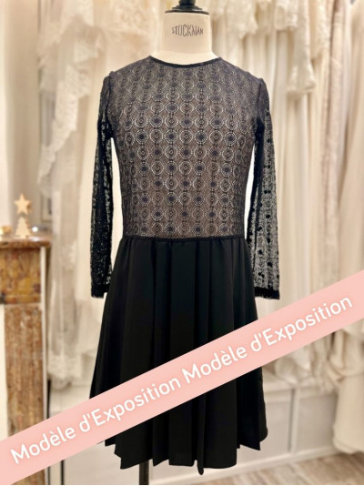 Robe courte noire dentelle