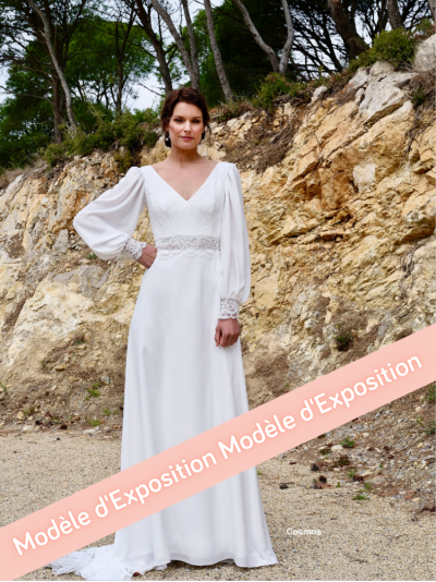 Cosmos, robe de mariée longue bohème dos nu, à manches longues, Créations Bochet