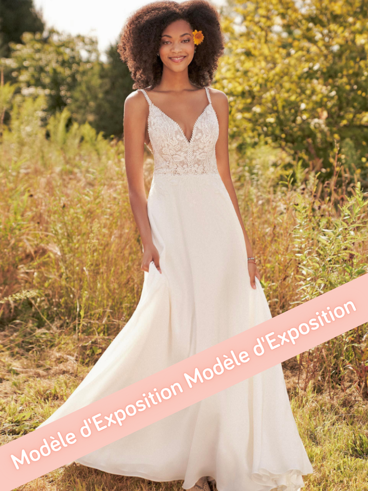 Robe de mariée longue fluide avec dentelles et bretelles, Lilian West