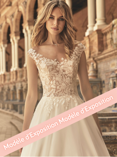 Robe longue mariée princesse , dentelle et paillettes