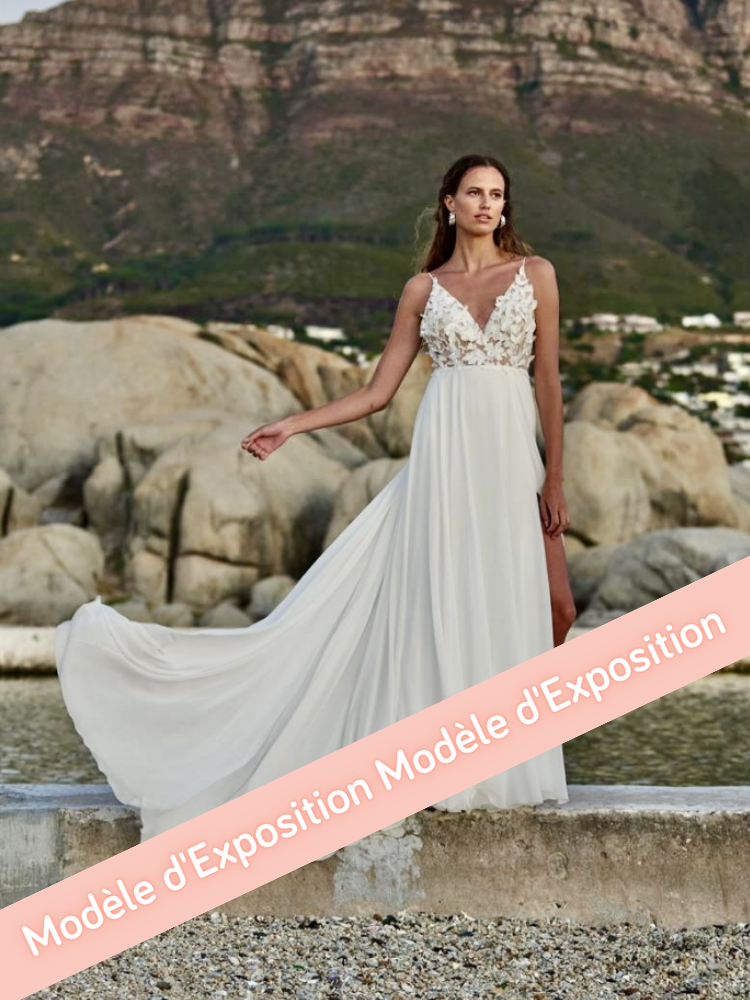 Cagliari robe de mariée longue fluide à bretelles by Rembo Styling