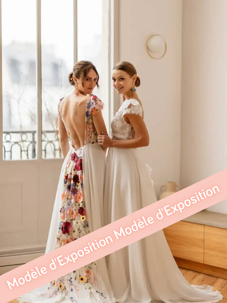 Crépuscule, Robe de mariée fluide Elsa Gary, dentelle fleurs 3D.