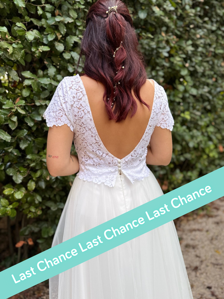 Top en dentelle, dos nu et manchettes by Atelier de Juliette