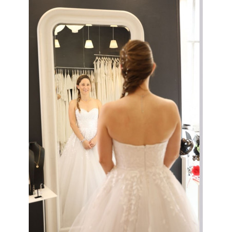 Robe de mariée bustier style princesse, tulle brodé, Atelier Emelia