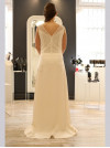 Robe de mariée longue tout en soie.