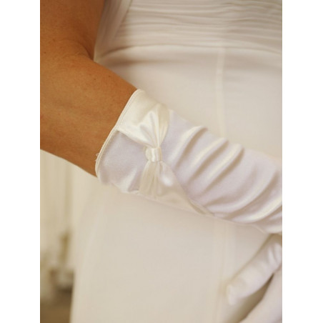 Gants longs avec un joli nœud couleur ivoire au fini satiné chic