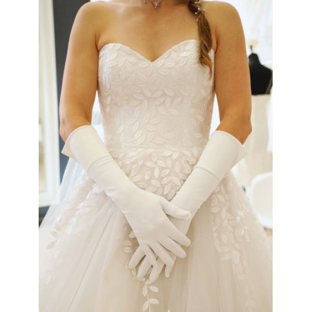 Gants mi-longs à revers sobre et chic