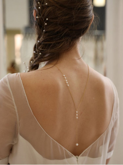Bijou de dos doré