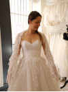 surprenante étole en tulle à froufrous