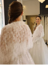 surprenante étole en tulle à froufrous