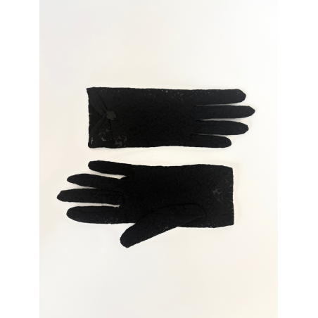 Gants noir en tulle avec fronce, l'accessoire idéal pour sublimer votre tenue.