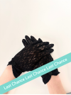 Gants noir en tulle avec fronce, l'accessoire idéal pour sublimer votre tenue.