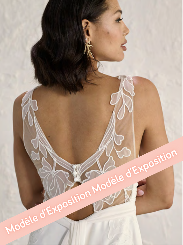 Oranger, robe longue de mariée fluide, tulle brodé by Rembo Styling