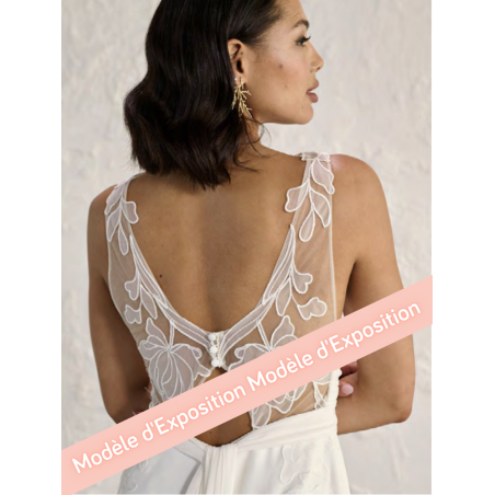 Oranger, robe longue de mariée fluide, tulle brodé by Rembo Styling