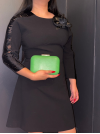 Sac de soirée à porter à la main ou en bandoulière. Vert et argenté, très chic, en simili-cuir.