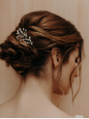Bijoux de tête Suzy de Lizeron Paris, accessoires de mariée, peigne, couronne, porcelaine froide, création artisanale.